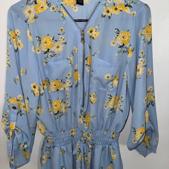Rue21 Light Blue Blouse with Yellow Floral Design - Picture 3 of 7